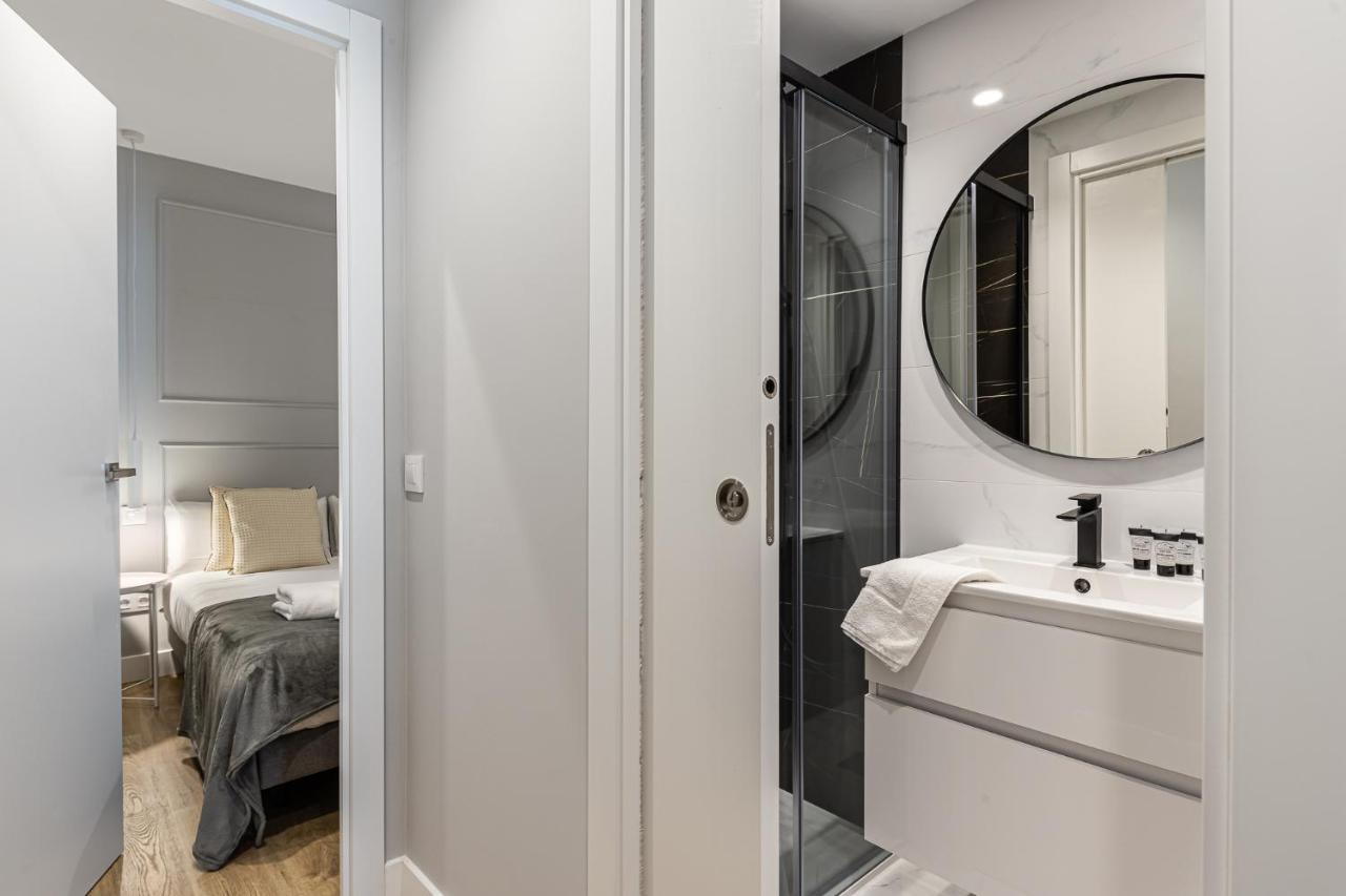 Waou Essence II Anton Martin Apartment มาดริด ภายนอก รูปภาพ