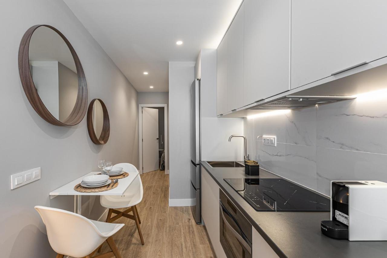 Waou Essence II Anton Martin Apartment มาดริด ภายนอก รูปภาพ
